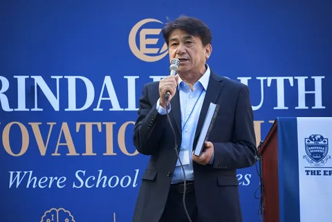 Dr. Paul Pu introduces the incubator’s approach to youth AI innovation.